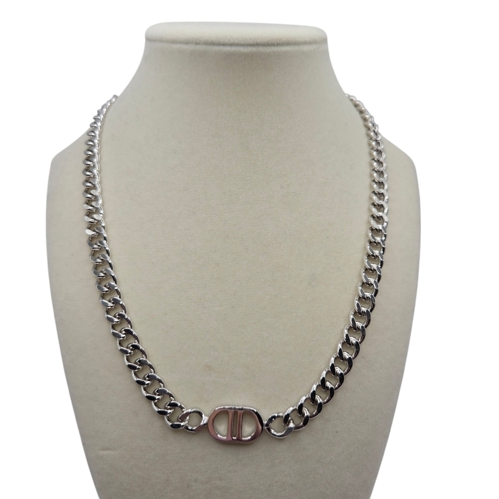 BB LILA Womens 18" Silver Mirrored D Necklace Cuban Link Chain Flat Lay